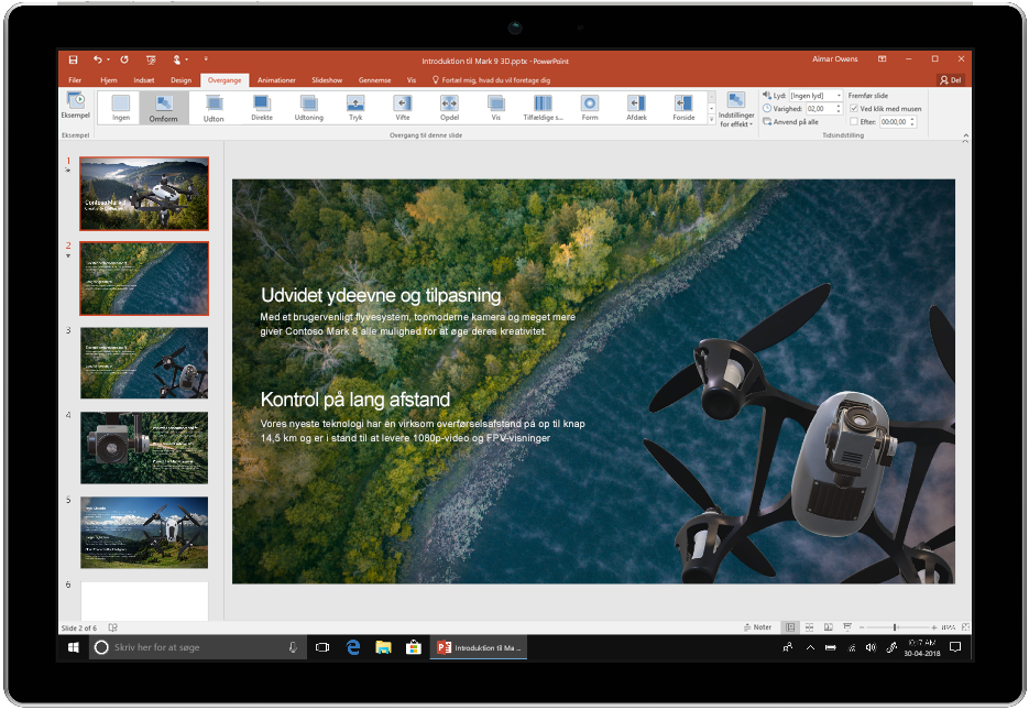 Et billede viser en enhed, der bruger PowerPoint i Office 2019.