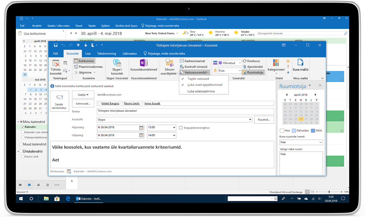 Tahvelarvuti ekraanil on nähta Outlooki koosolekukutse vastusesuvandid.
