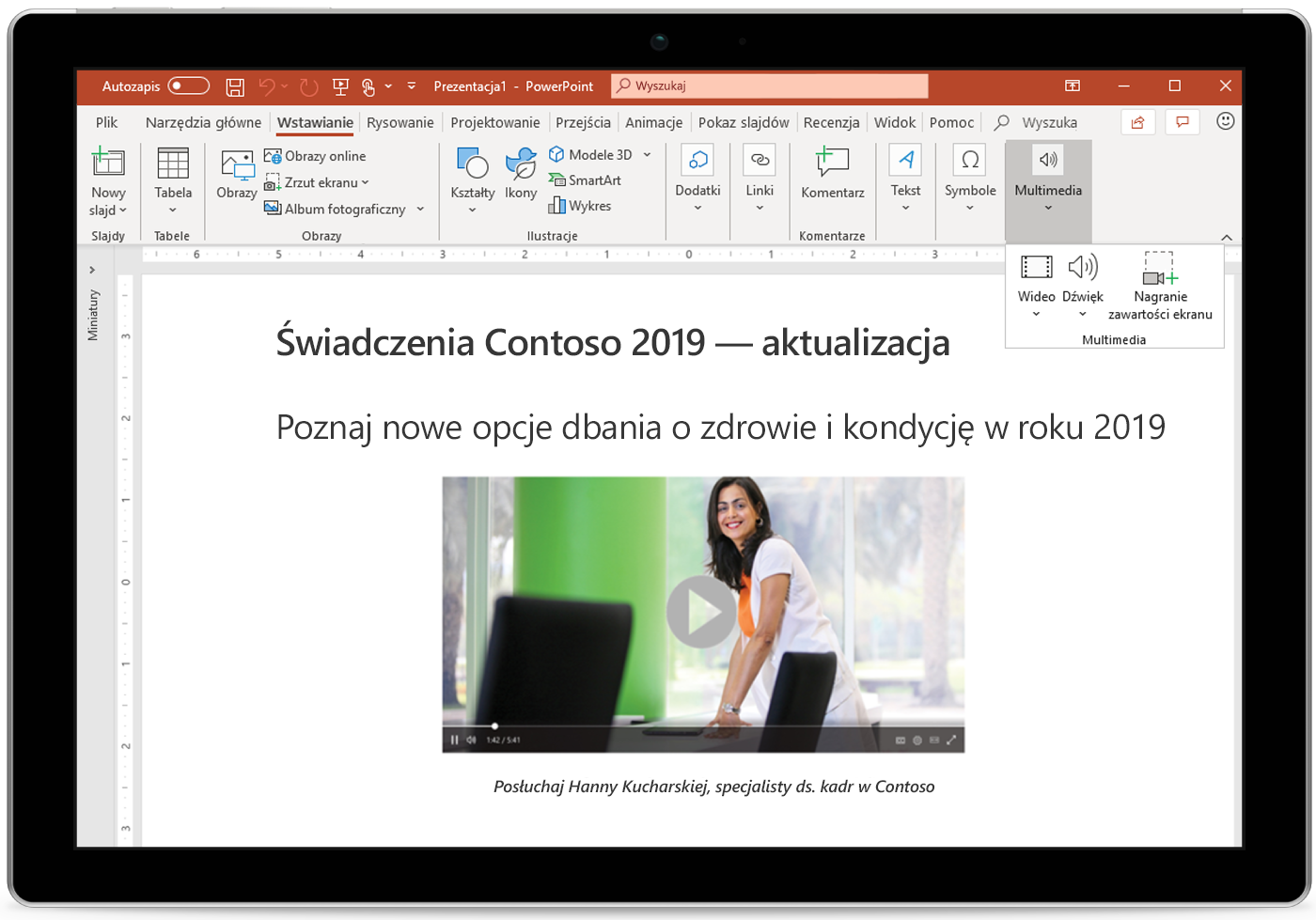 Obraz tabletu z wyświetlonym slajdem programu PowerPoint.