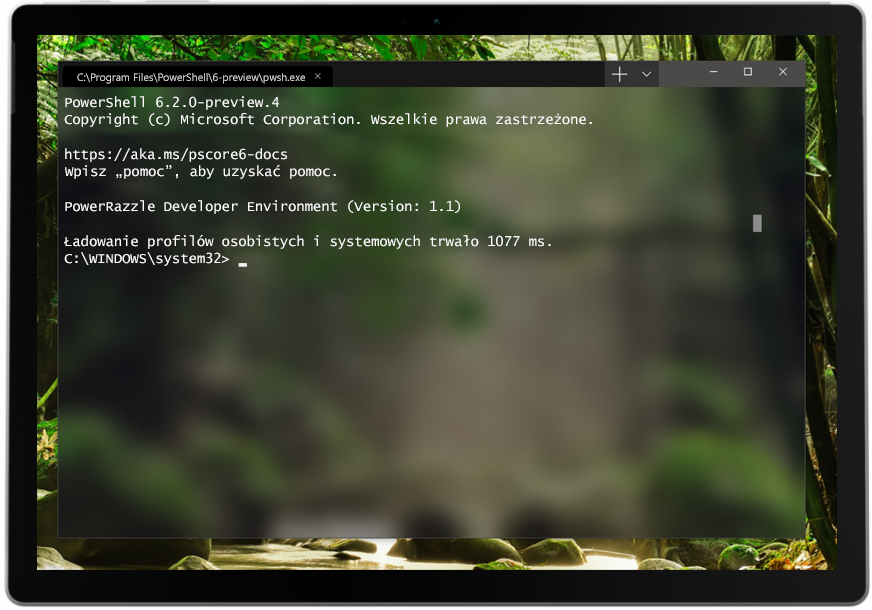 Zrzut ekranu przedstawiający aplikację Windows Terminal używaną na tablecie.