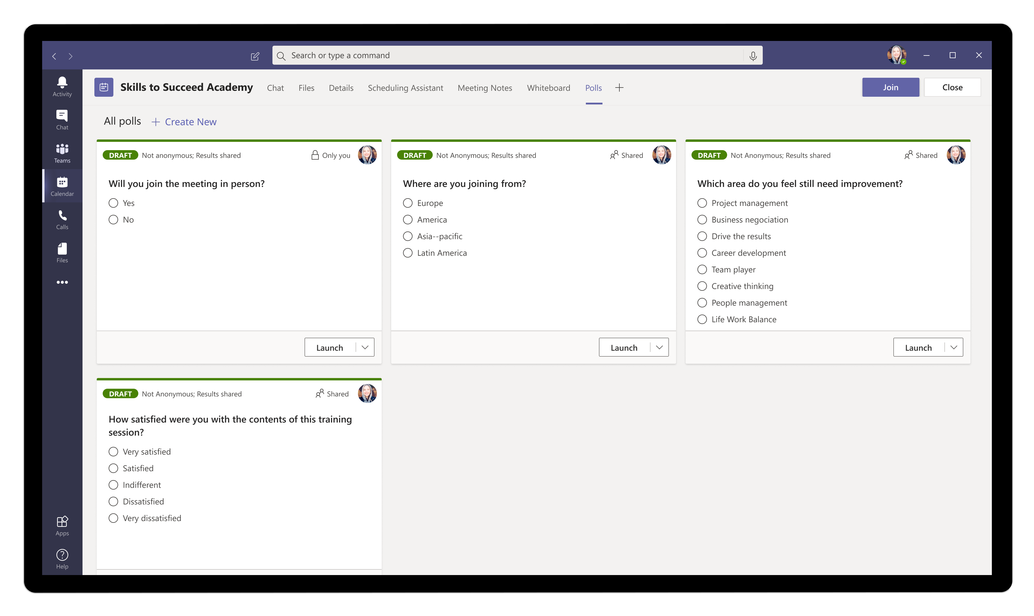 Microsoft Teams와 Microsoft Forms의 통합을 통해 모임에서 설문을 이용할 수 있습니다. 샘플 설문 화면을 살펴보세요.