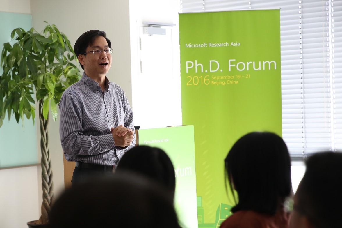 Wei-Ying Ma presents at Microsoft Research Asia PhD Forum