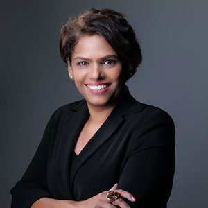 headshot of Annie Mathew