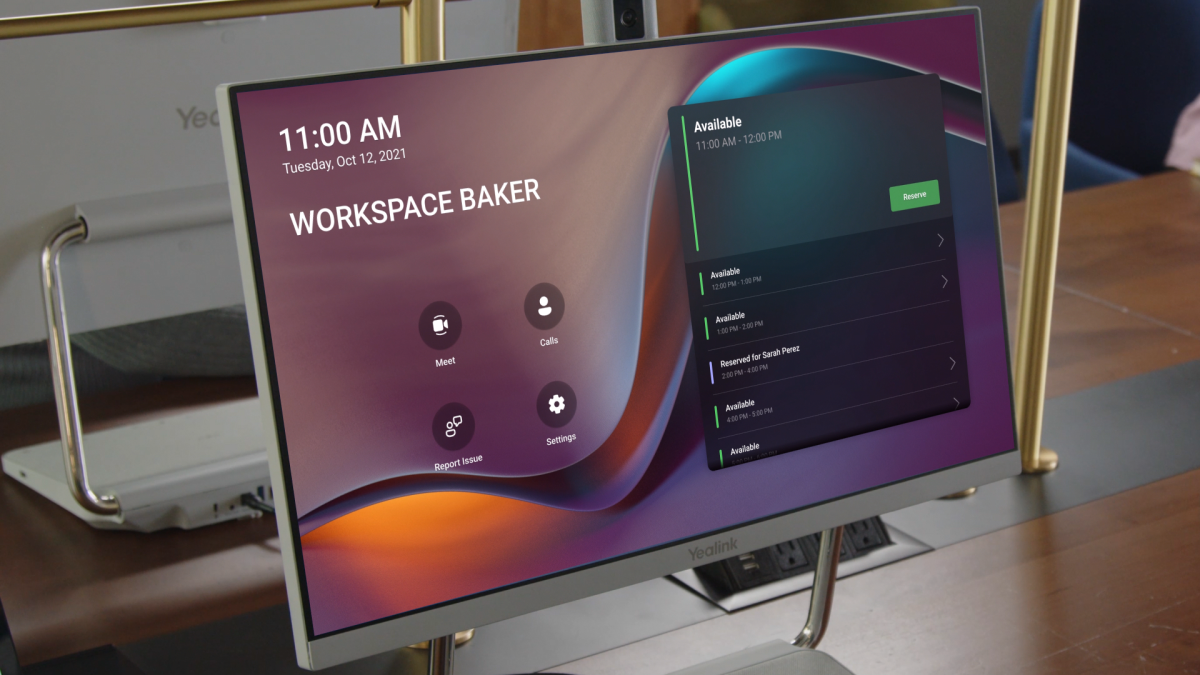Zoek en reserveer snel flexibele werkruimten op kantoor met hotdesking in Microsoft Teams-display. De nieuwe Yealink deskVision AIO24 is een groter Teams-display van 24 inch dat is voorzien van een touchscreen, pc en mogelijkheid voor mobiel opladen.